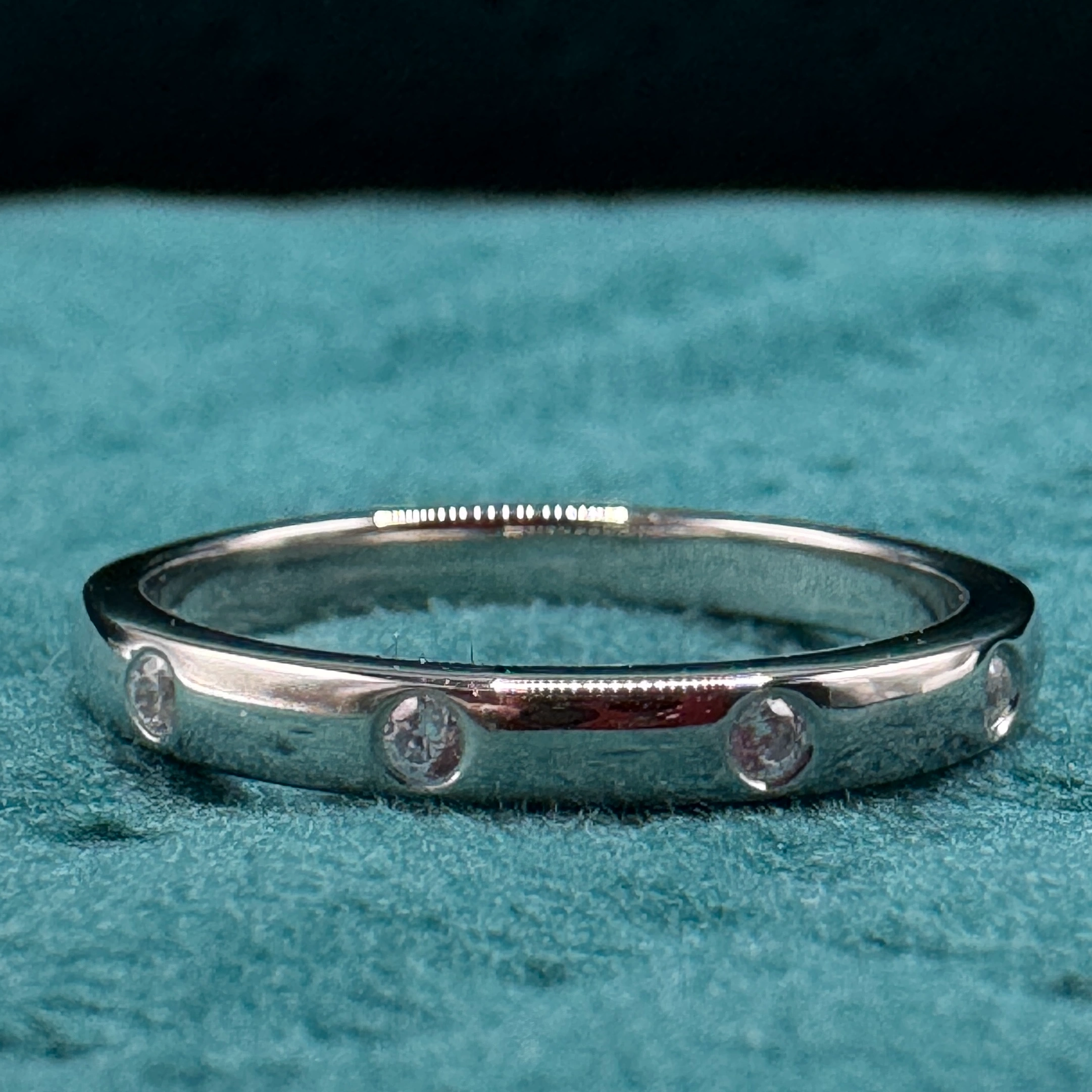 Exquisite 0.12 CT Round Brilliant Lab Grown/Natural Diamond Ring in 9k Gold for Women view 7