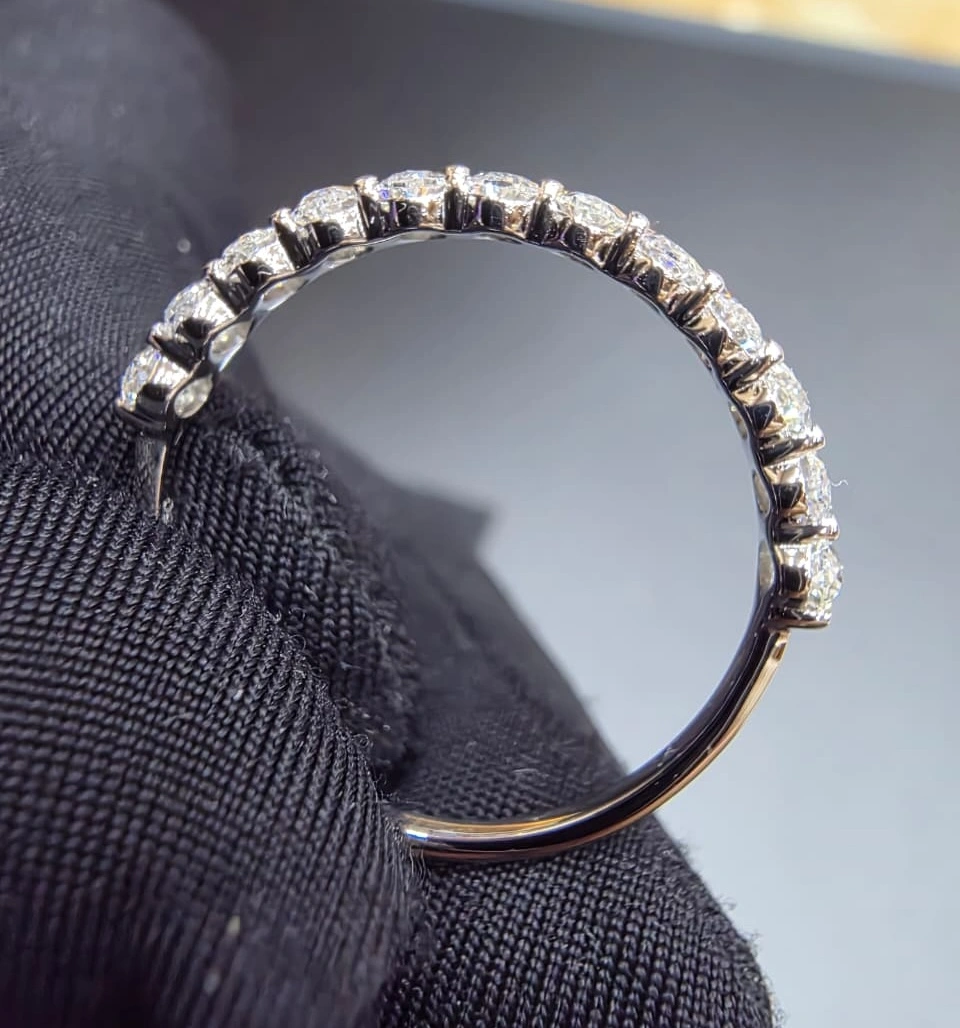 1.07 CT Oval Diamond Ring in PT950 Platinum view 5