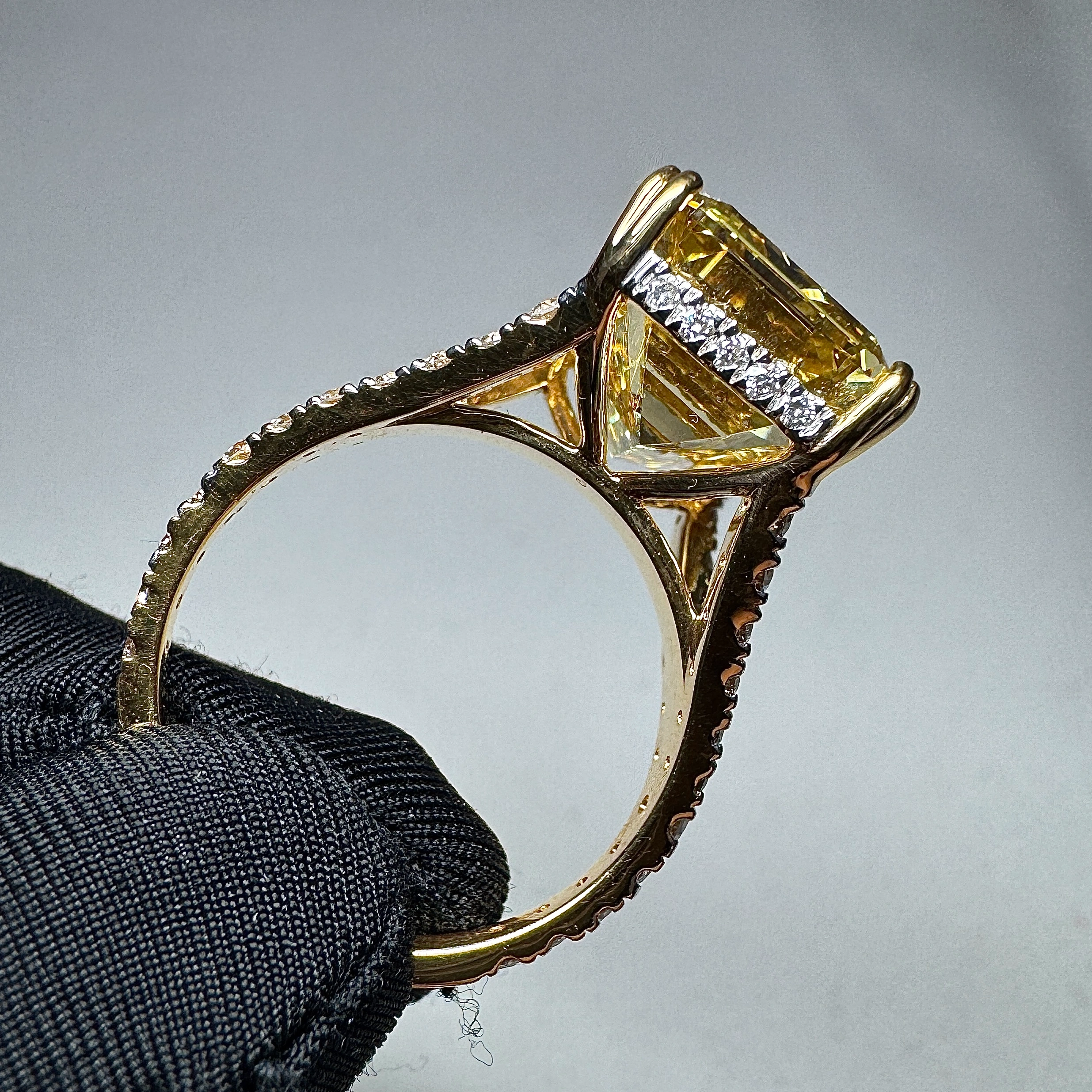 10.92 CT Lab Grown Emerald & Round Diamond Engagement Ring in 18KT Yellow Gold (4.05g) view 4
