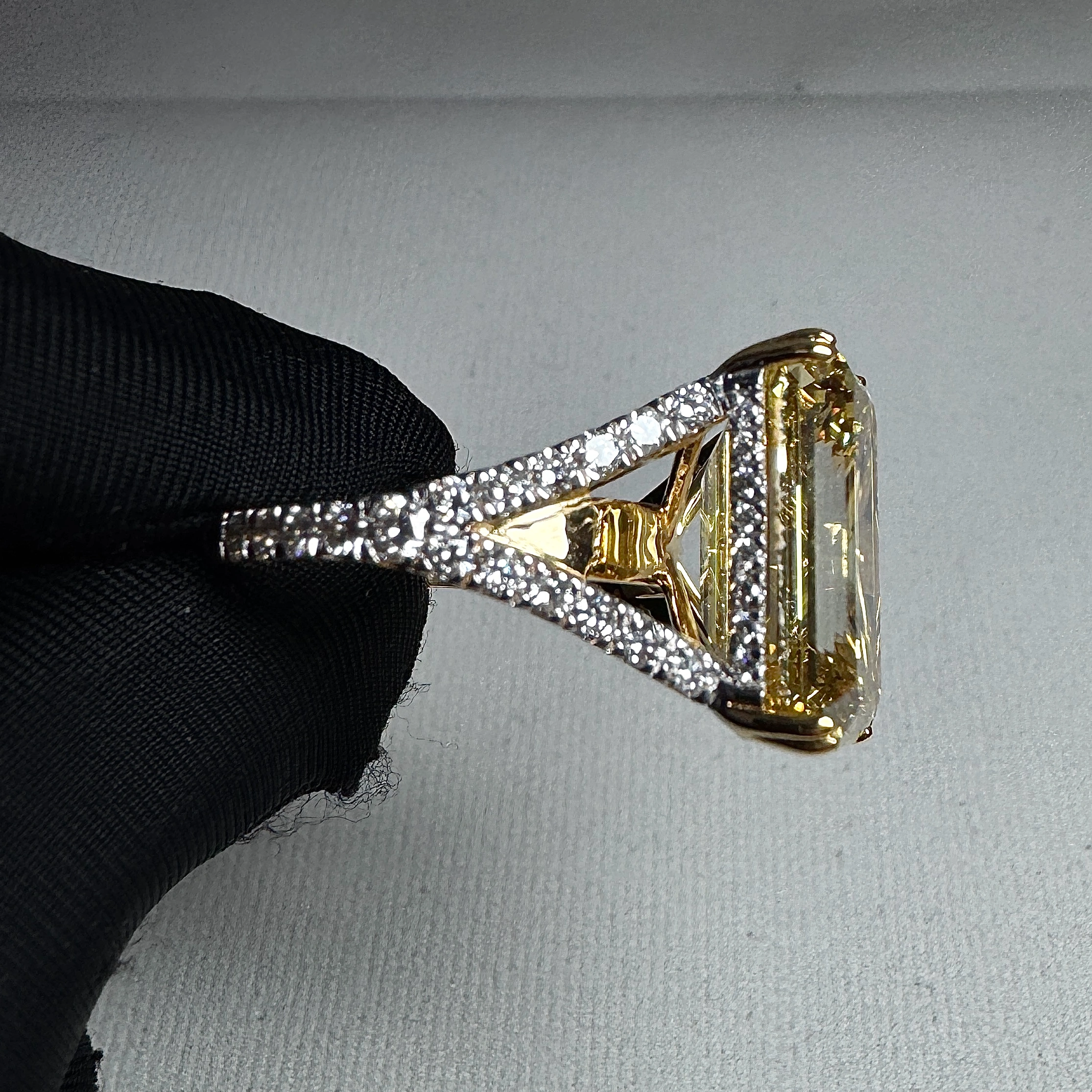 10.92 CT Lab Grown Emerald & Round Diamond Engagement Ring in 18KT Yellow Gold (4.05g) view 5