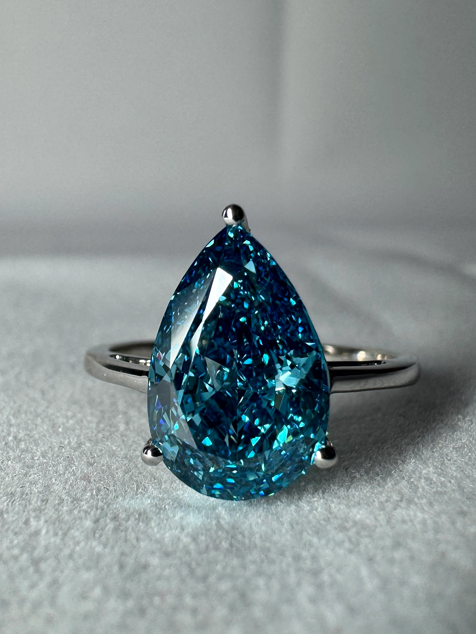 3 CT Lab Grown Pear Diamond Engagement Ring in PT950 Platinum (4g)