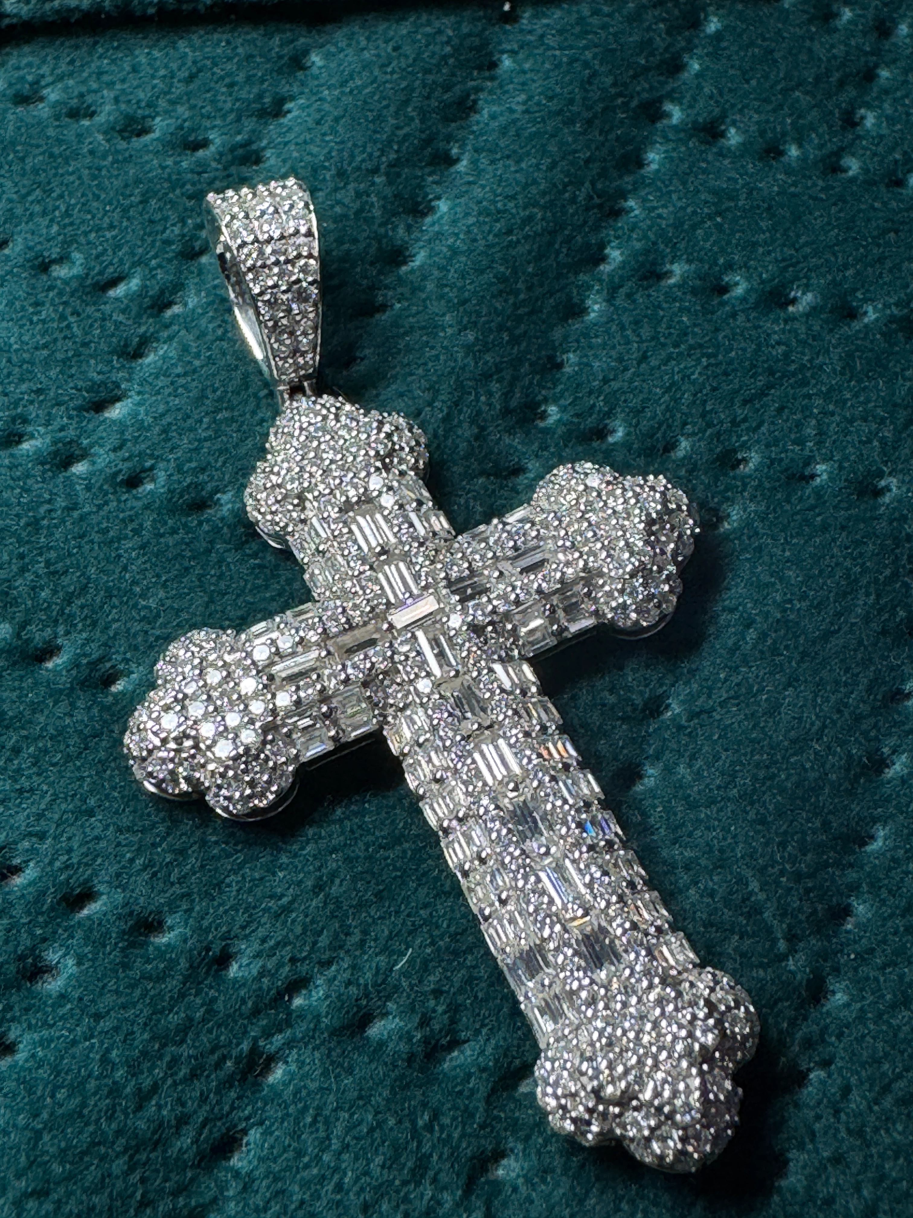 Handcrafted PT950 Platinum Diamond Cross Pendant view 3
