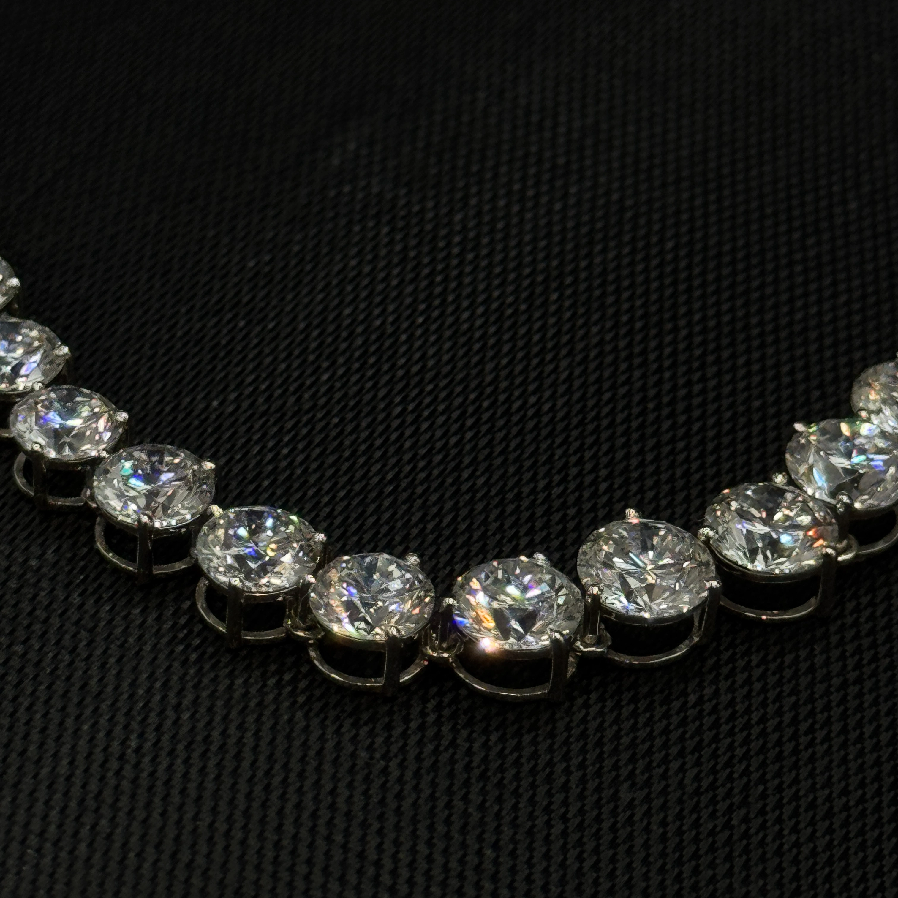 Exquisite 30.63 CT Round Brilliant Lab Grown Diamond Necklace in PT950 Platinum for Women view 7