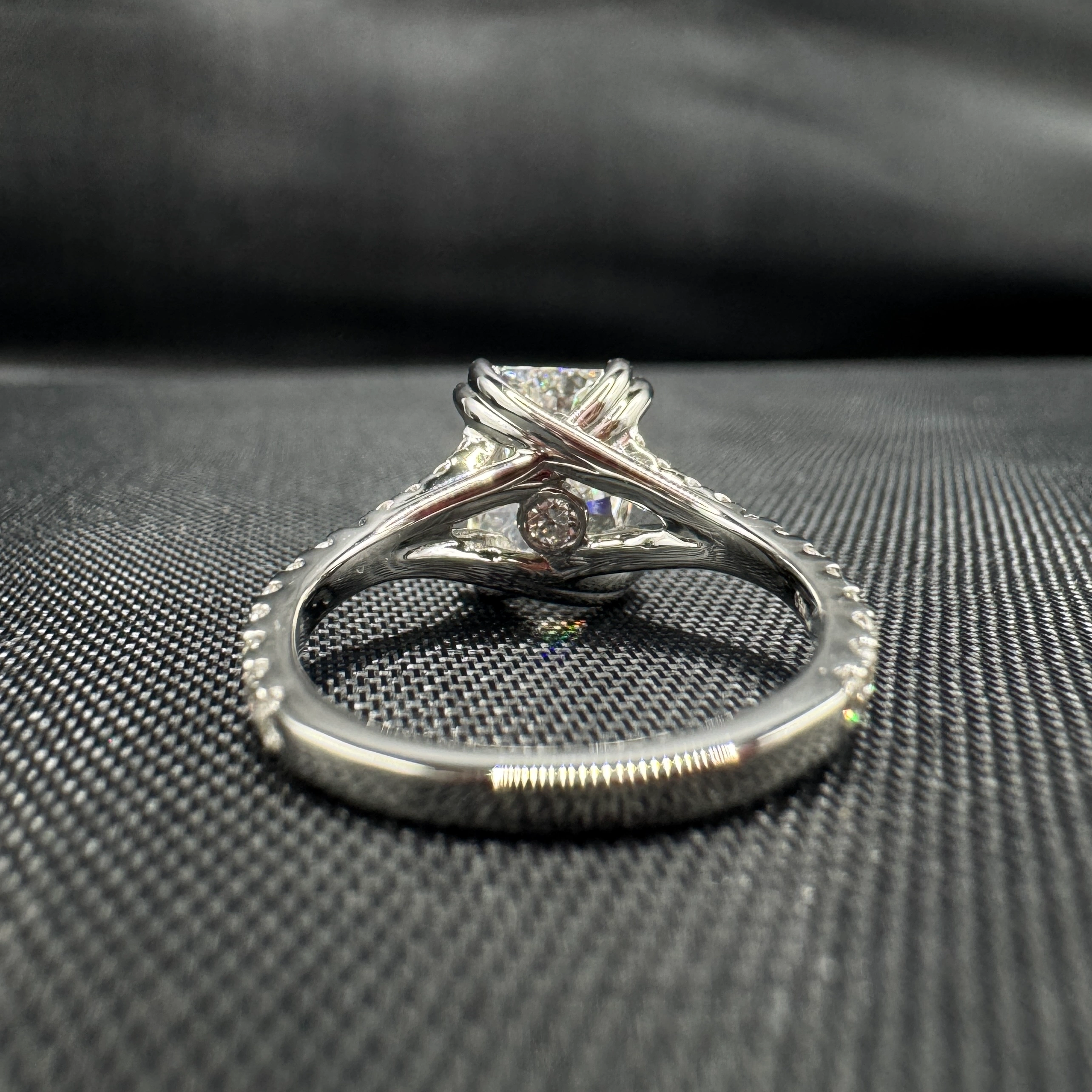 Exquisite 3.57 CT Radiant Lab Grown Diamond Ring in PT950 Platinum for Women view 5
