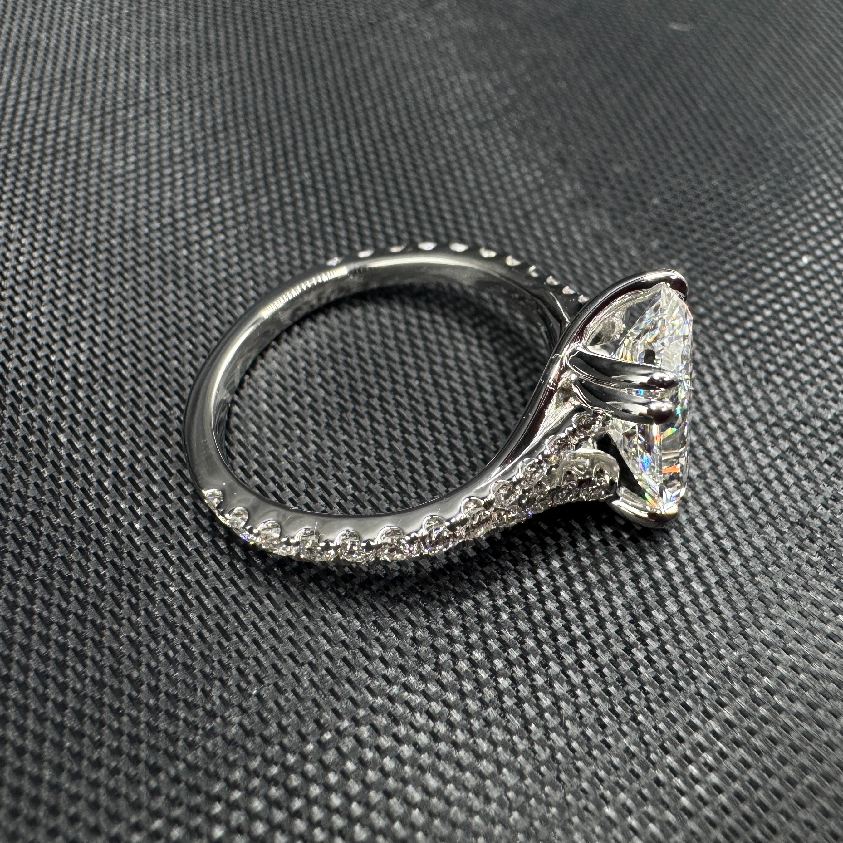 Exquisite 3.57 CT Radiant Lab Grown Diamond Ring in PT950 Platinum for Women view 6