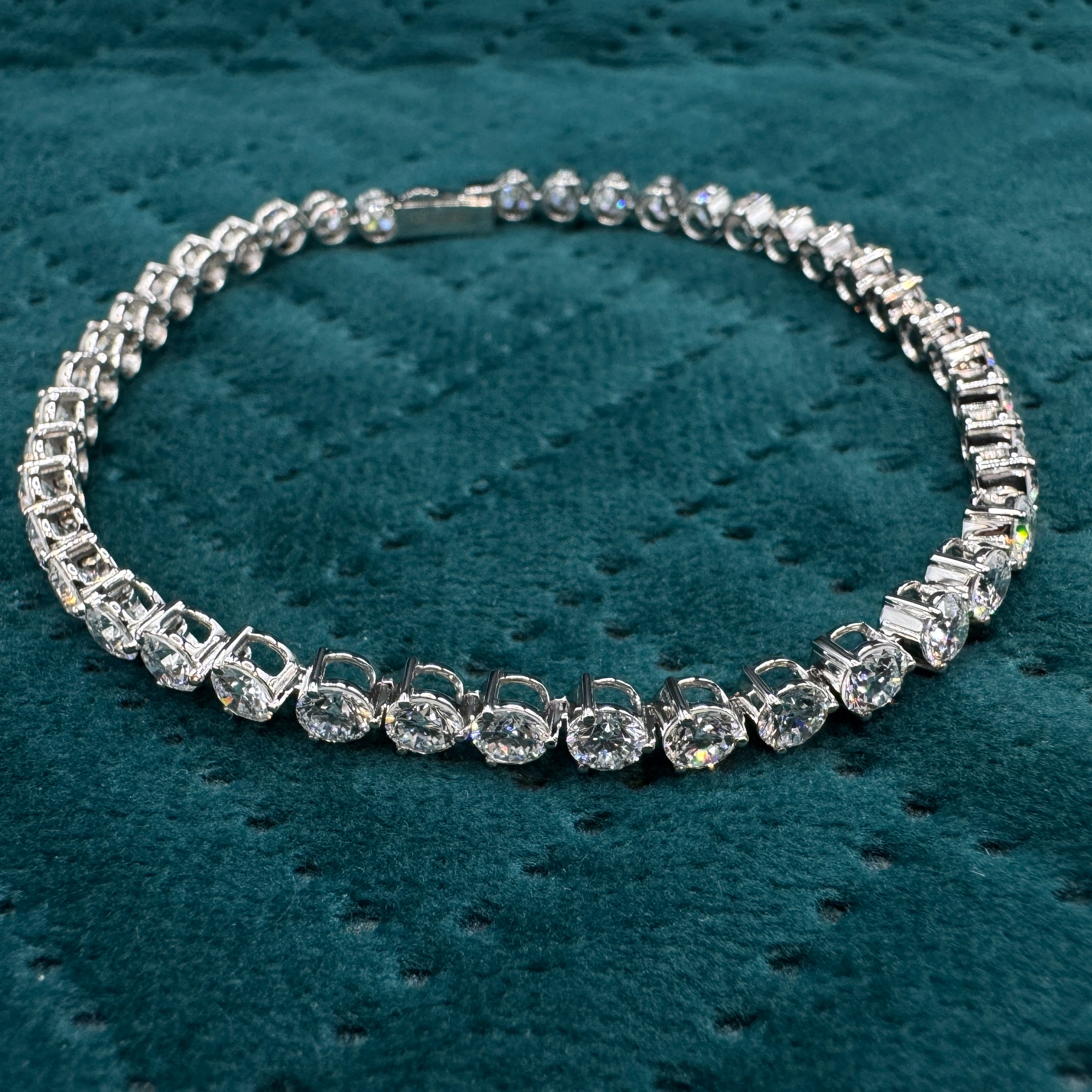 Exquisite 7.72 CT Round Brilliant Lab Grown Diamond Bracelet in PT950 Platinum for Women