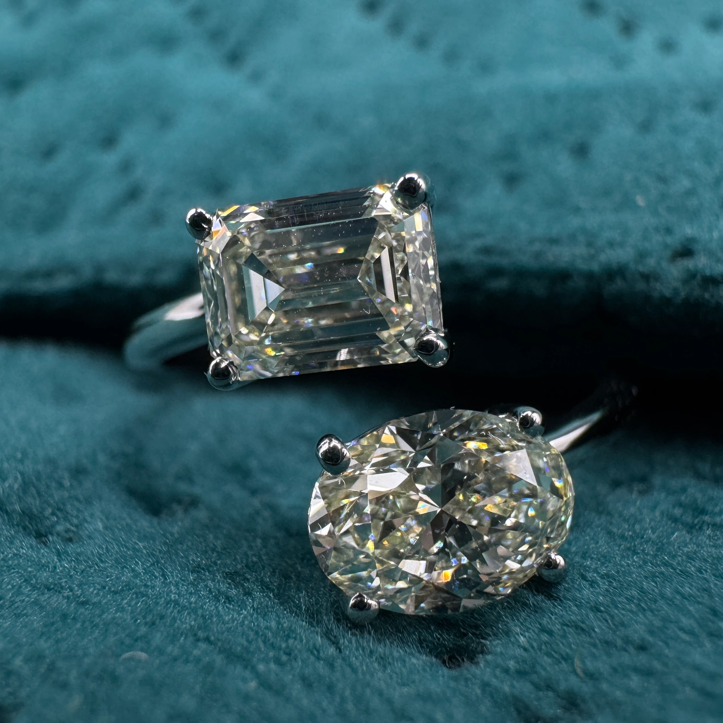 Luxury 2.00 CT Oval & Emerald Diamond Ring in PT950 Platinum