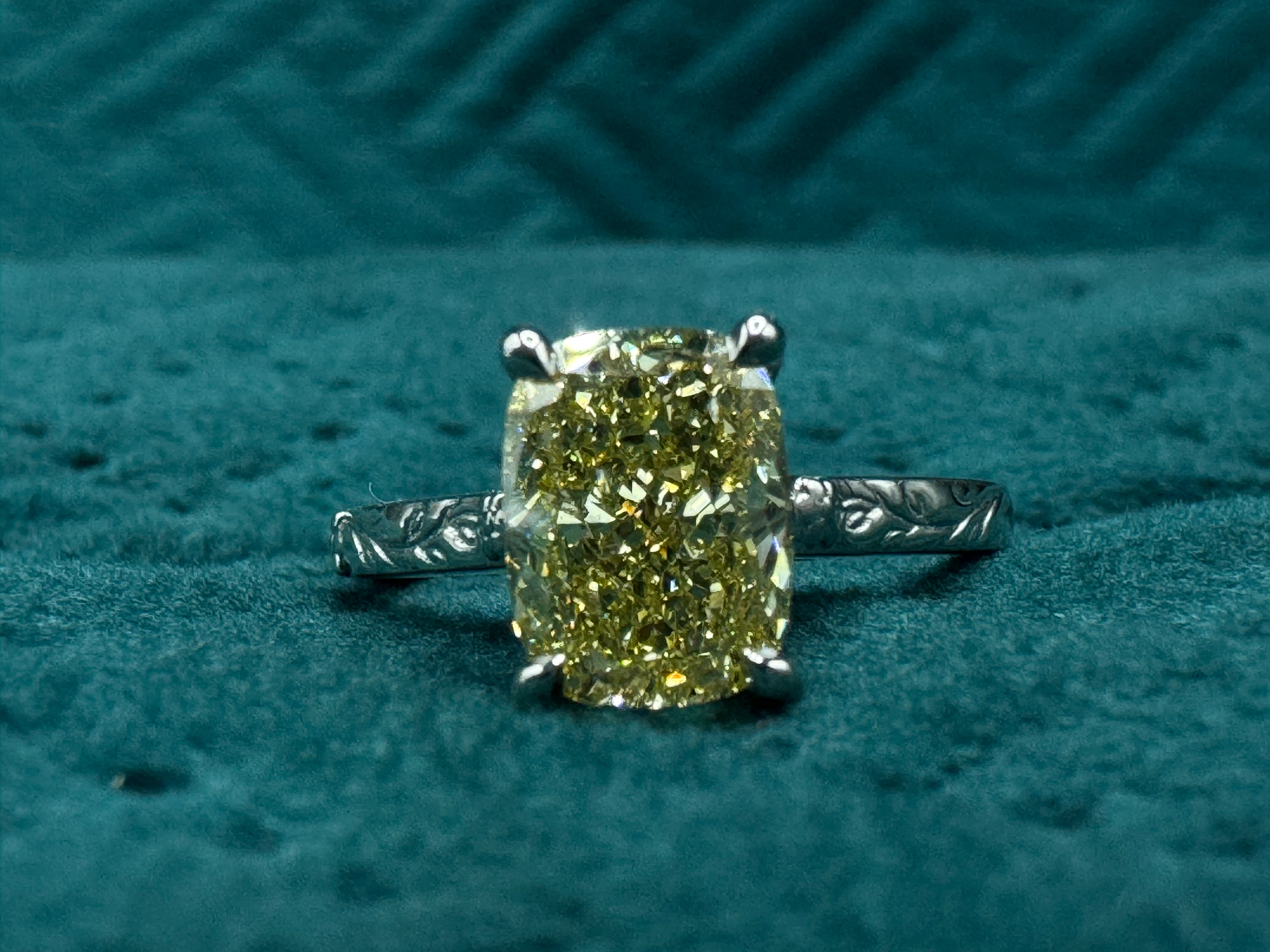 Luxury 2.07 CT Fancy Yellow Cushion Diamond Ring in PT950 Platinum for Women view 3