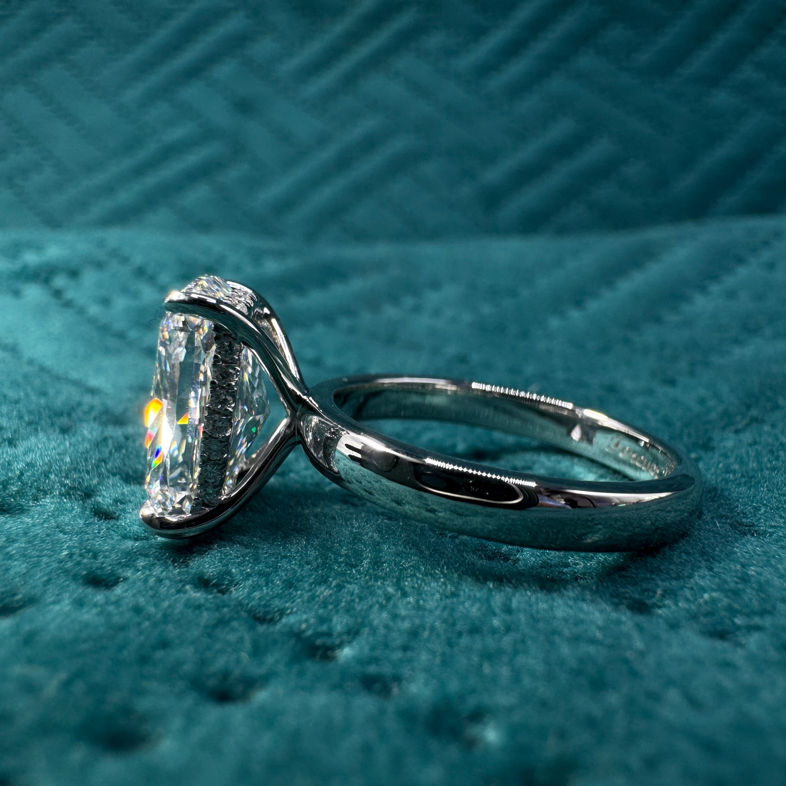 Luxury 5.12 CT Long Cushion Diamond Ring in PT950 Platinum for Women view 6