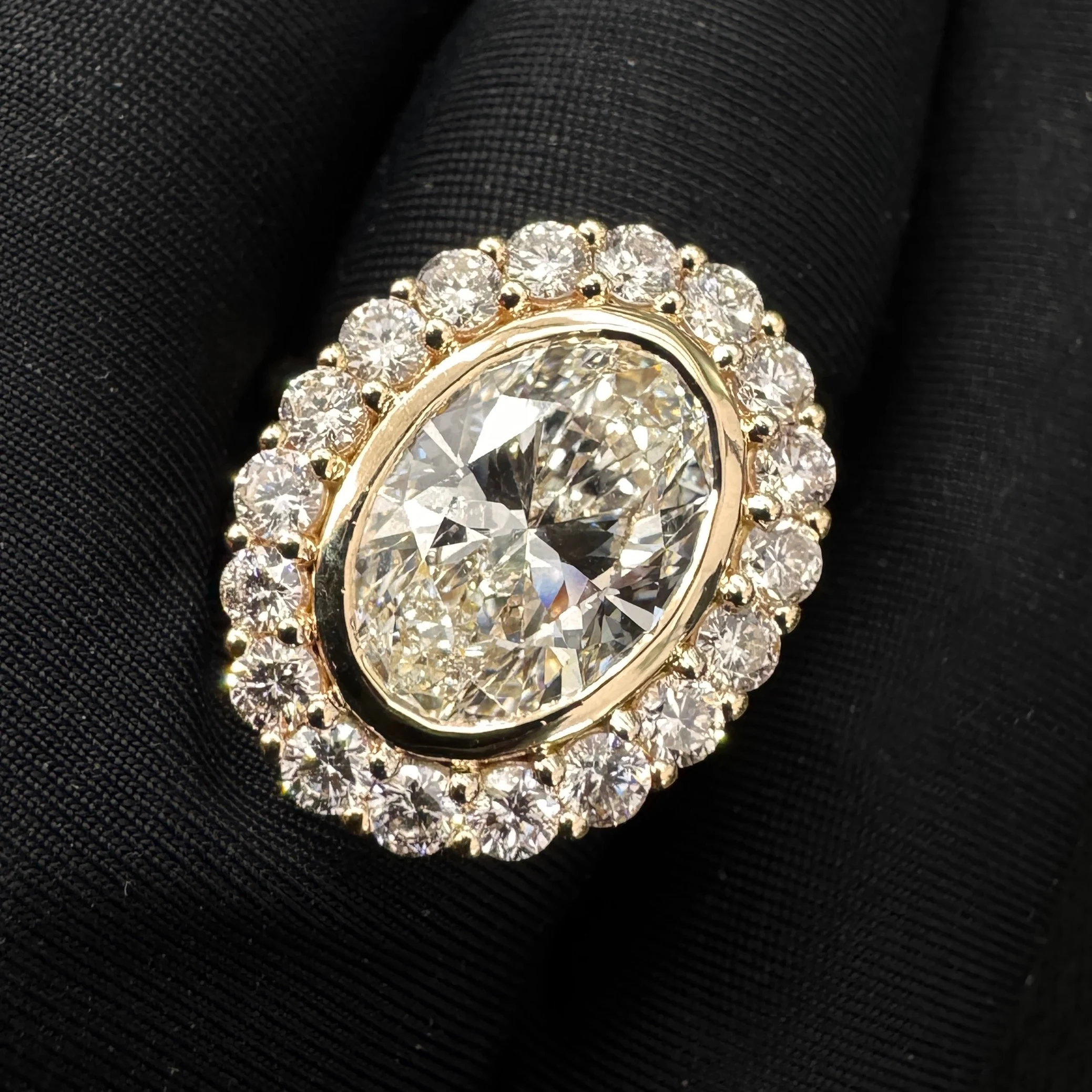 Oval & Round Lab Grown Diamond Ring in Yellow Gold | IGI Certified view 7