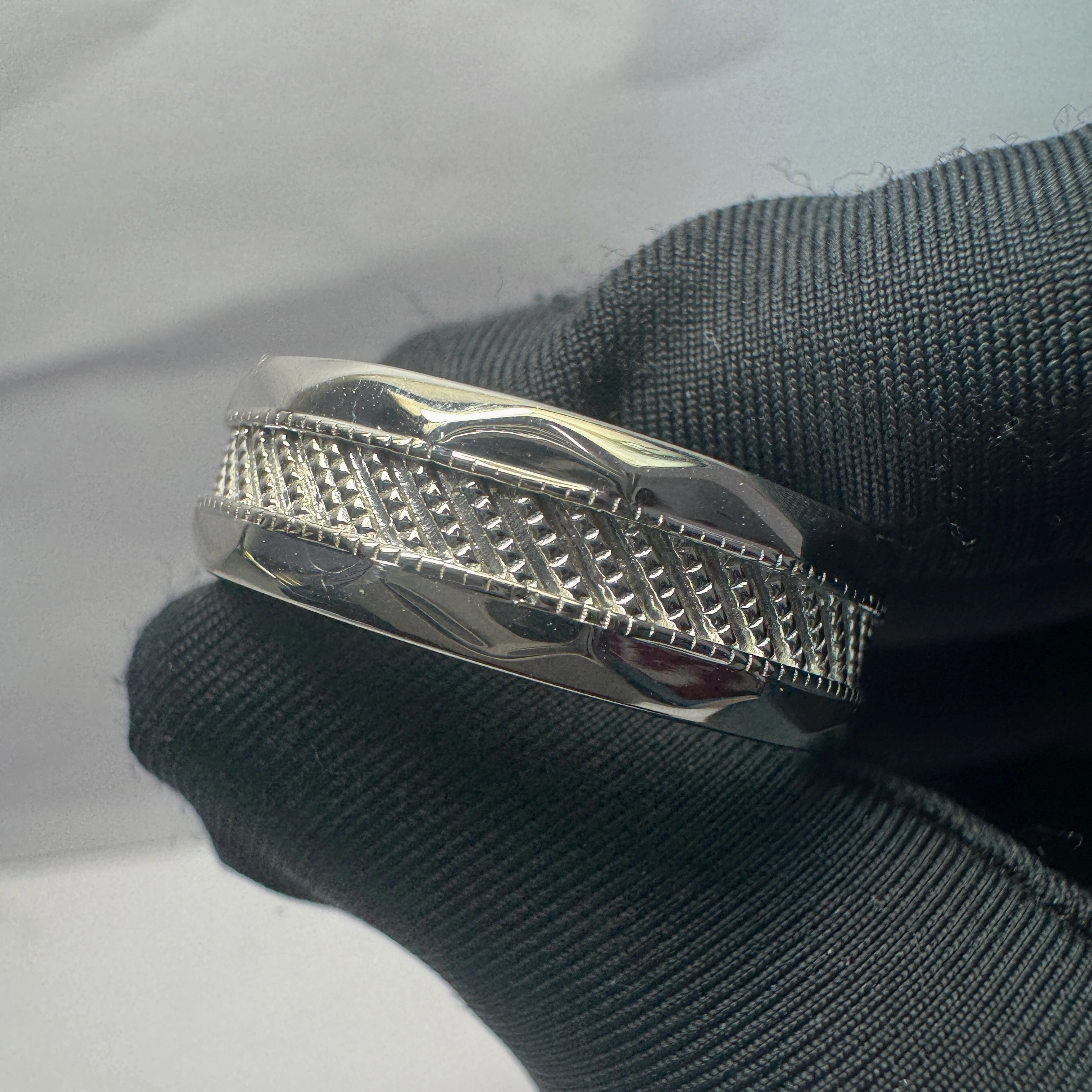 PT950 Platinum Ring for Engraved Pattern Luxury Jewelry view 7