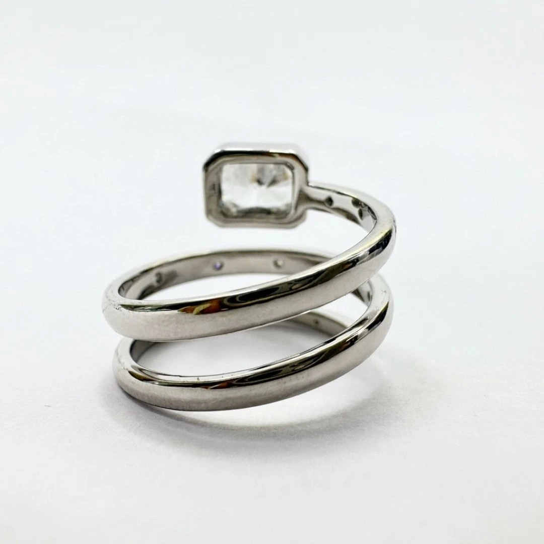Radiant & Round Lab Grown East-West Diamond Ring | IGI Certified view 4