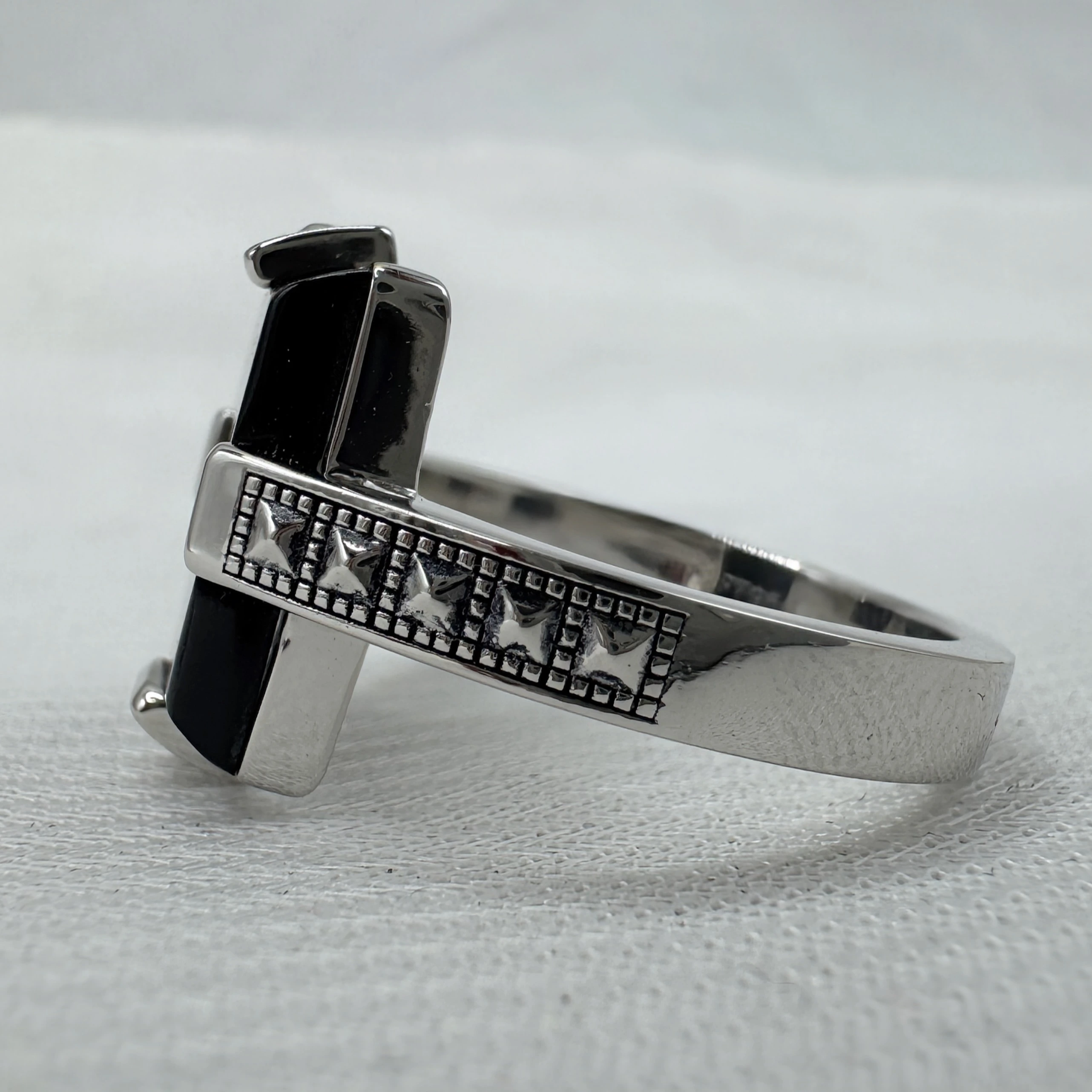 Rectangular Black Onyx Ring | PT950 Platinum view 4