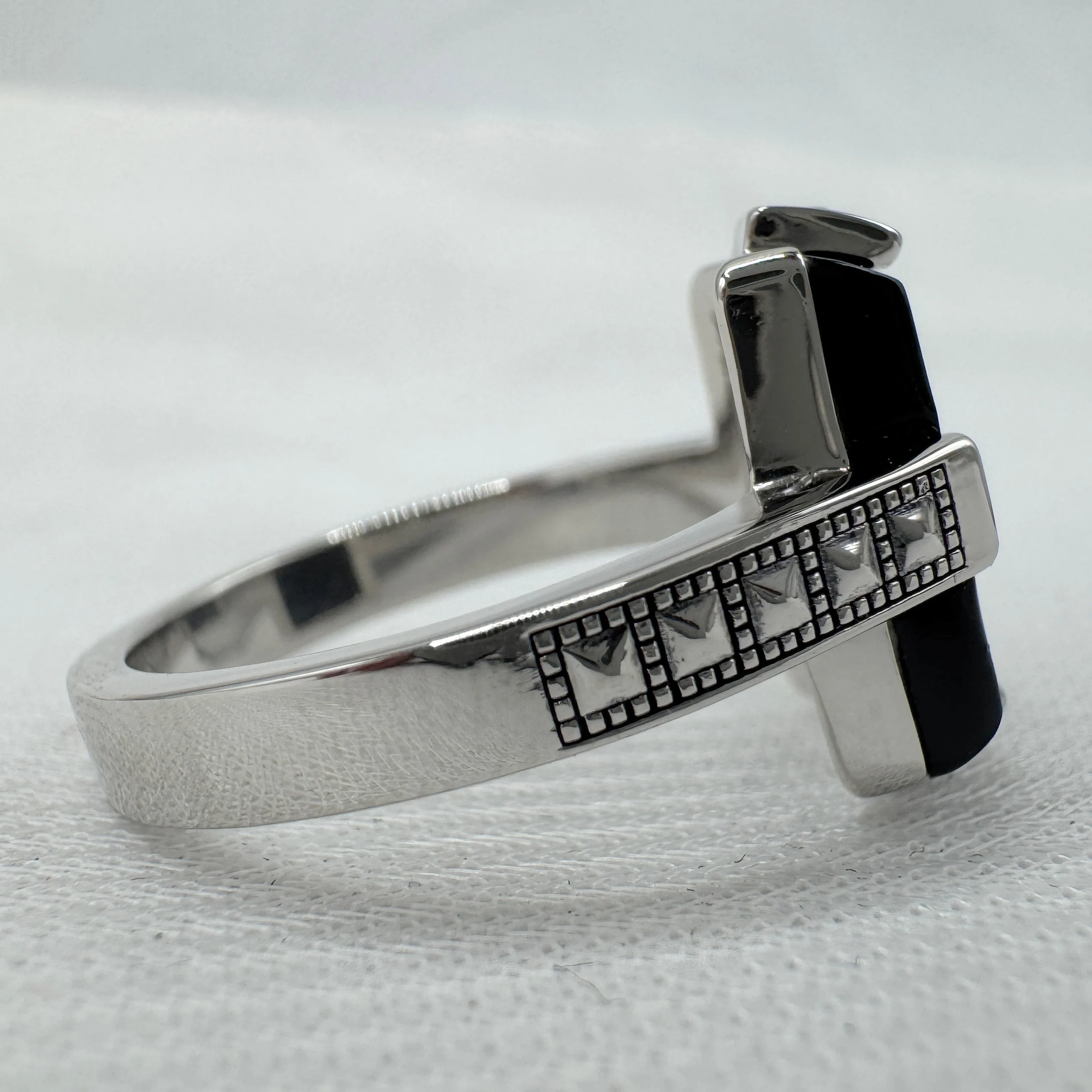 Rectangular Black Onyx Ring | PT950 Platinum view 5