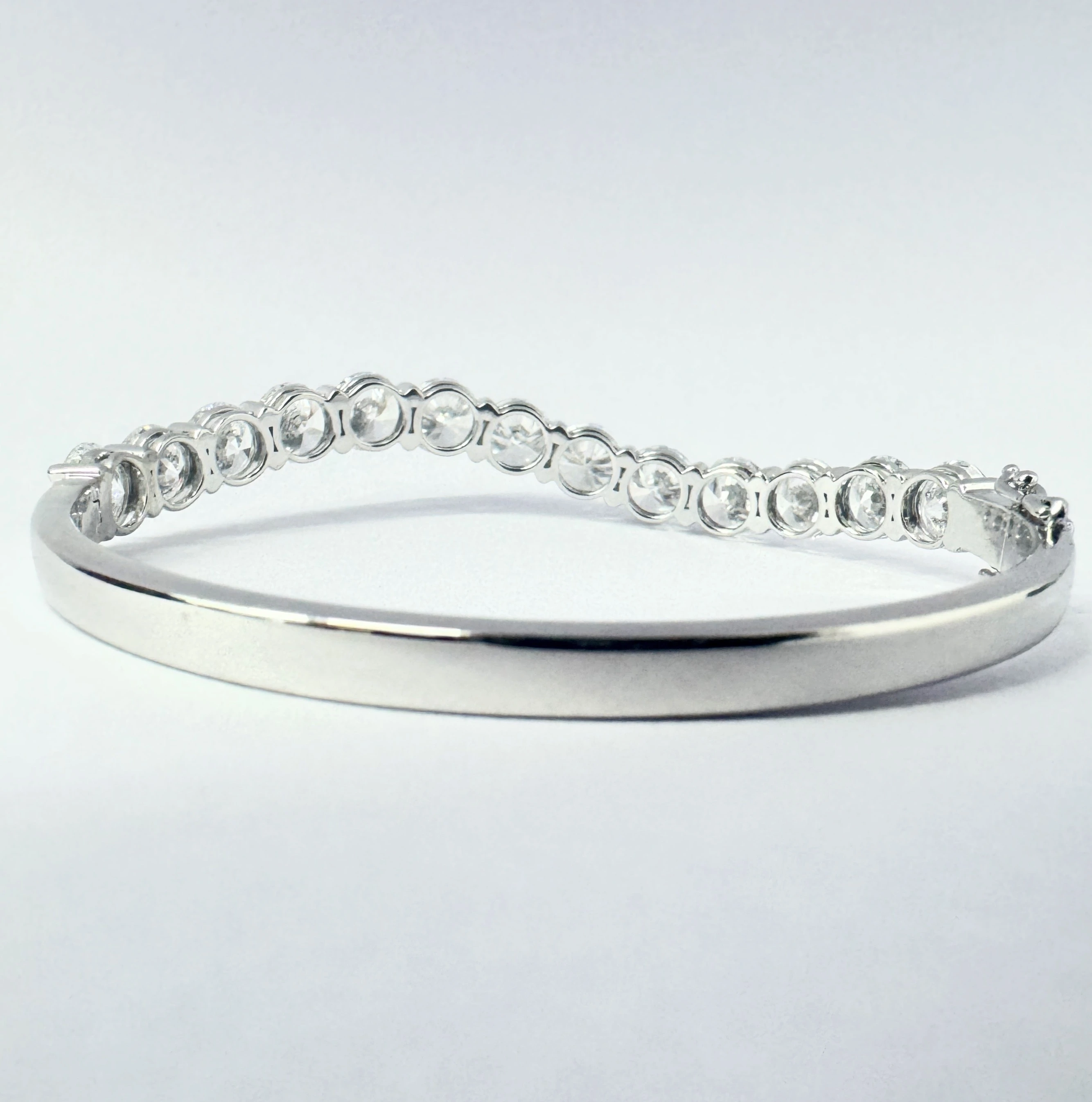 Round Cut Lab Grown Diamond Curve Bangle Bracelet in PT950 Platinum view 5